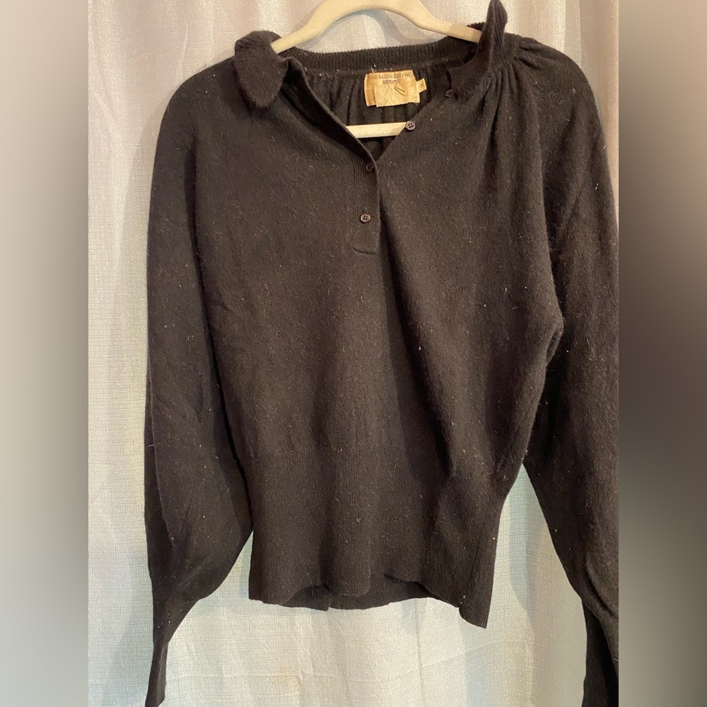 Vintage Anne Klein Black V-Neck Sweater with Long Sleeves